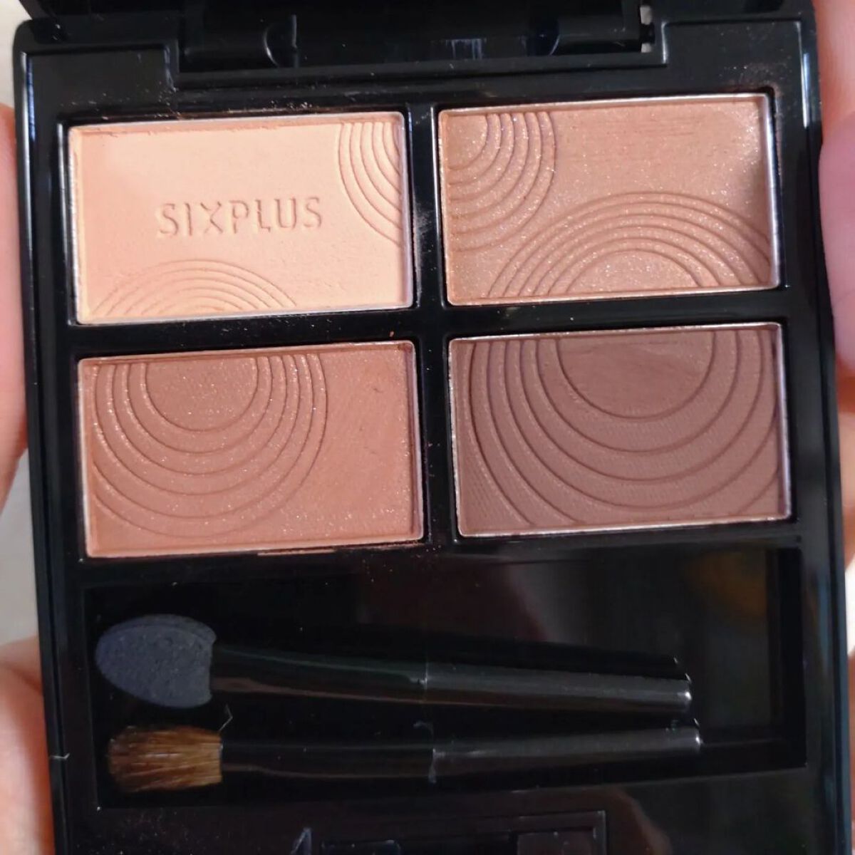SIXPLUS 4色アイシャドウ #01ディープアース/SIXPLUS/アイシャドウパレットを使ったクチコミ（2枚目）