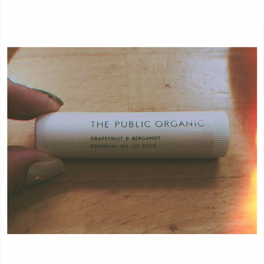 オーガニック認証 精油リップスティック スーパーポジティブ ライズ/THE PUBLIC ORGANIC/リップクリームを使ったクチコミ（2枚目）