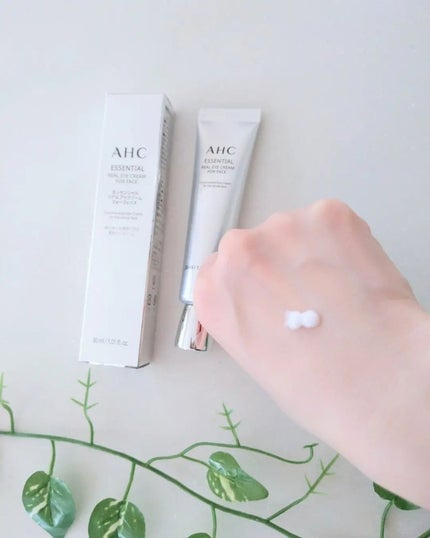 エッセンシャル リアル アイクリーム フォーフェイス/AHC/アイケア・アイクリームを使ったクチコミ(4枚目)