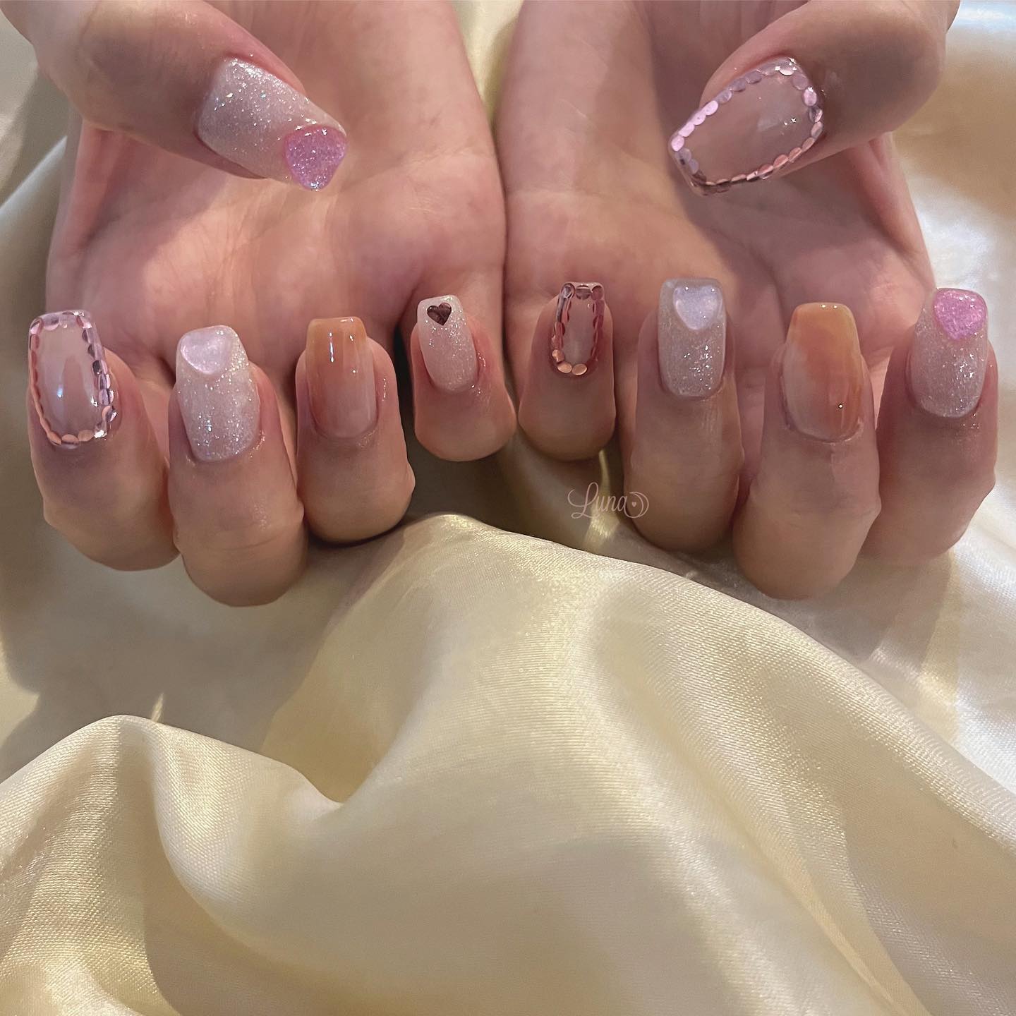 #ジェルネイル,#ワンカラーネイル,#ニュアンスネイル,#うるうるネイル,#ちゅるんネイル,#シンプルネイル,#パーツネイル,#透け感ネイル,#クリアネイル,#ぷっくりネイル,#ちぐはぐネイル,#韓国ネイル,#きらきらネイル,#うるつやネイル,#フレンチガーリーネイル,#ピンクネイル,#ミラーネイル,#桃ネイルのネイルデザイン