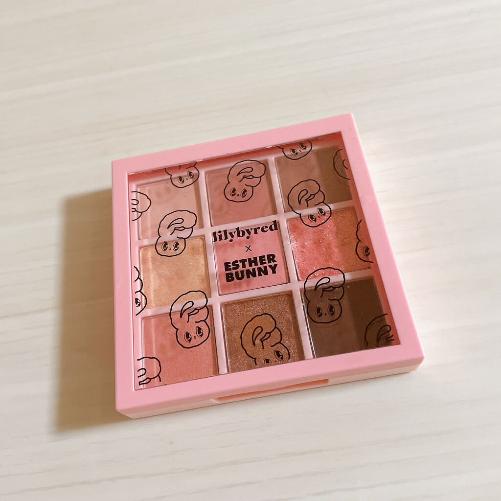 lilybyred ESTHERBUNNY LOVES YOUのクチコミ「こんにちは☺︎いちごです🍓

今回はとっても可愛いパケ買いアイシャドウを紹

介します！！

.....」（2枚目）