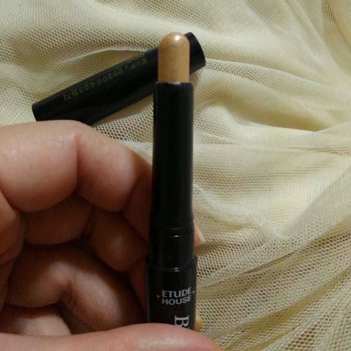 キラキラ アイシャドウ/ETUDE/スティックアイシャドウを使ったクチコミ(2枚目)