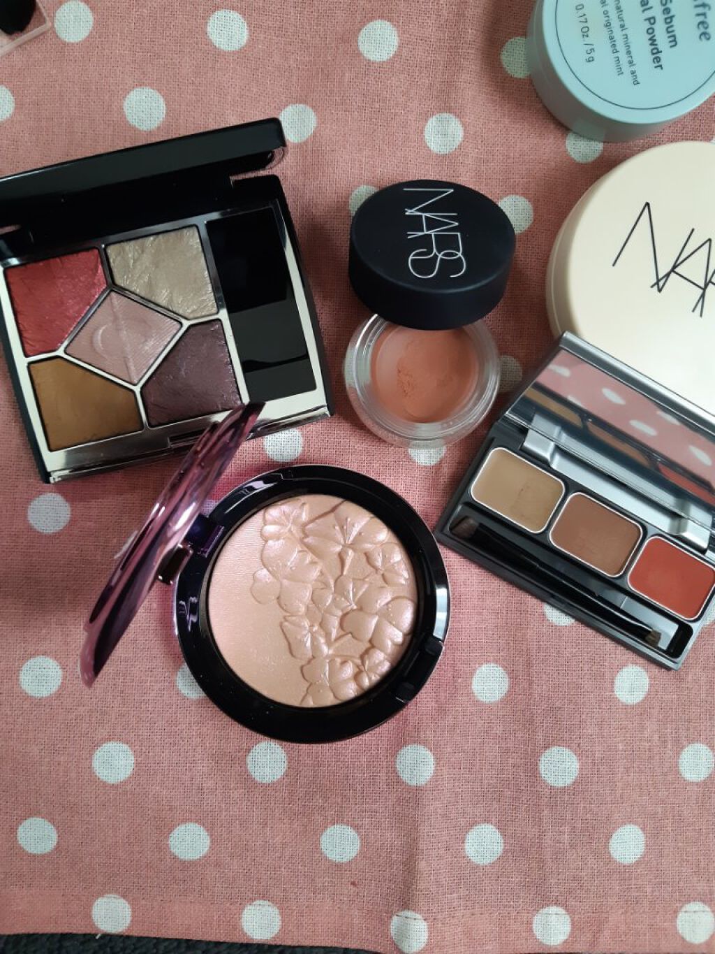 エクストラ ディメンション スキンフィニッシュ/M・A・C/プレストパウダーを使ったクチコミ(2枚目)