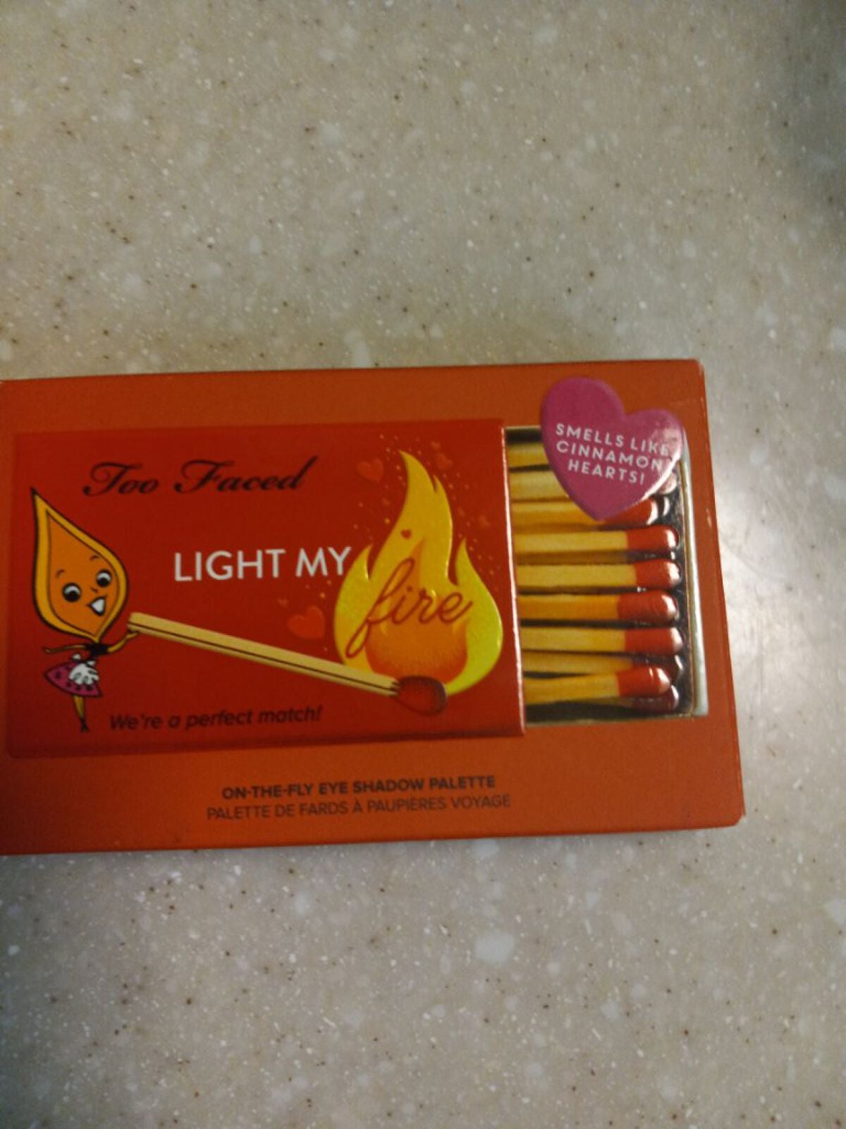 Hawaii de cosme on LIPS 「始めての"TooFaced"のアイシャドーパレット小さいのに8..」(3枚目)