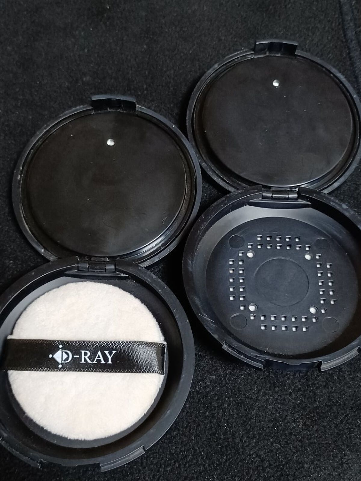 D-RAY ミネラルファンデーションのクチコミ「今回は、ゆらぎ肌の時や急いでいる時に使用しているファンデの紹介です🎵
顔全体に使うホワイトナチ.....」（3枚目）