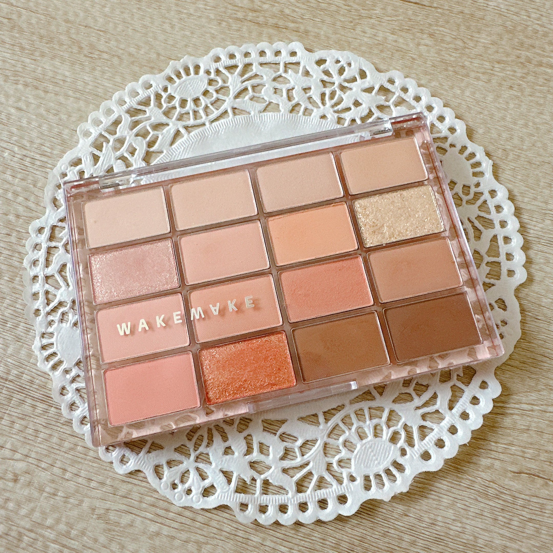 ソフトブラーリングアイパレット/wakemake/アイシャドウパレットを使ったクチコミ（3枚目）