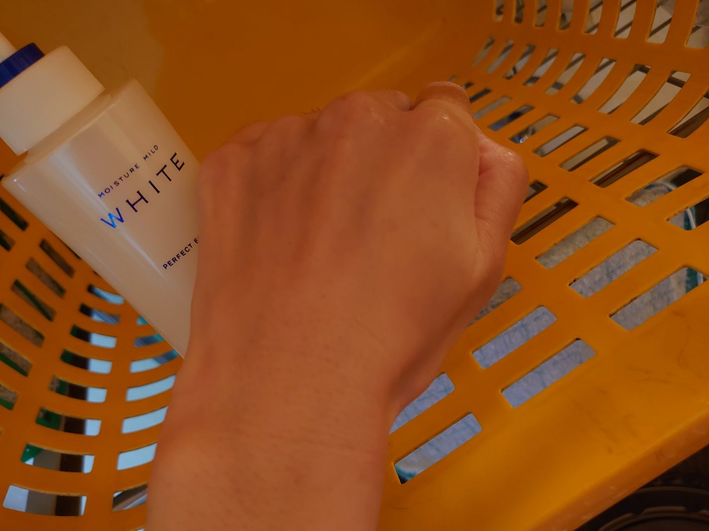 モイスチュアマイルドホワイト パーフェクトエッセンス/モイスチュアマイルド ホワイト/オールインワン化粧品を使ったクチコミ(3枚目)