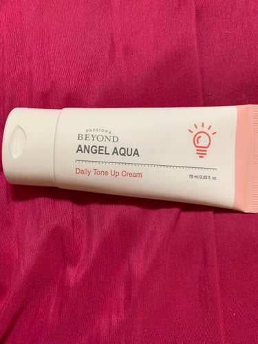 BEYOND ANGEL AQUA
Daily Tone up cream

これでワントーン明るい肌作ってます🏻
下地塗ったらルースパウダー塗ってます🍎
肌のトーン上がるだけで印象変わるの凄いですよね