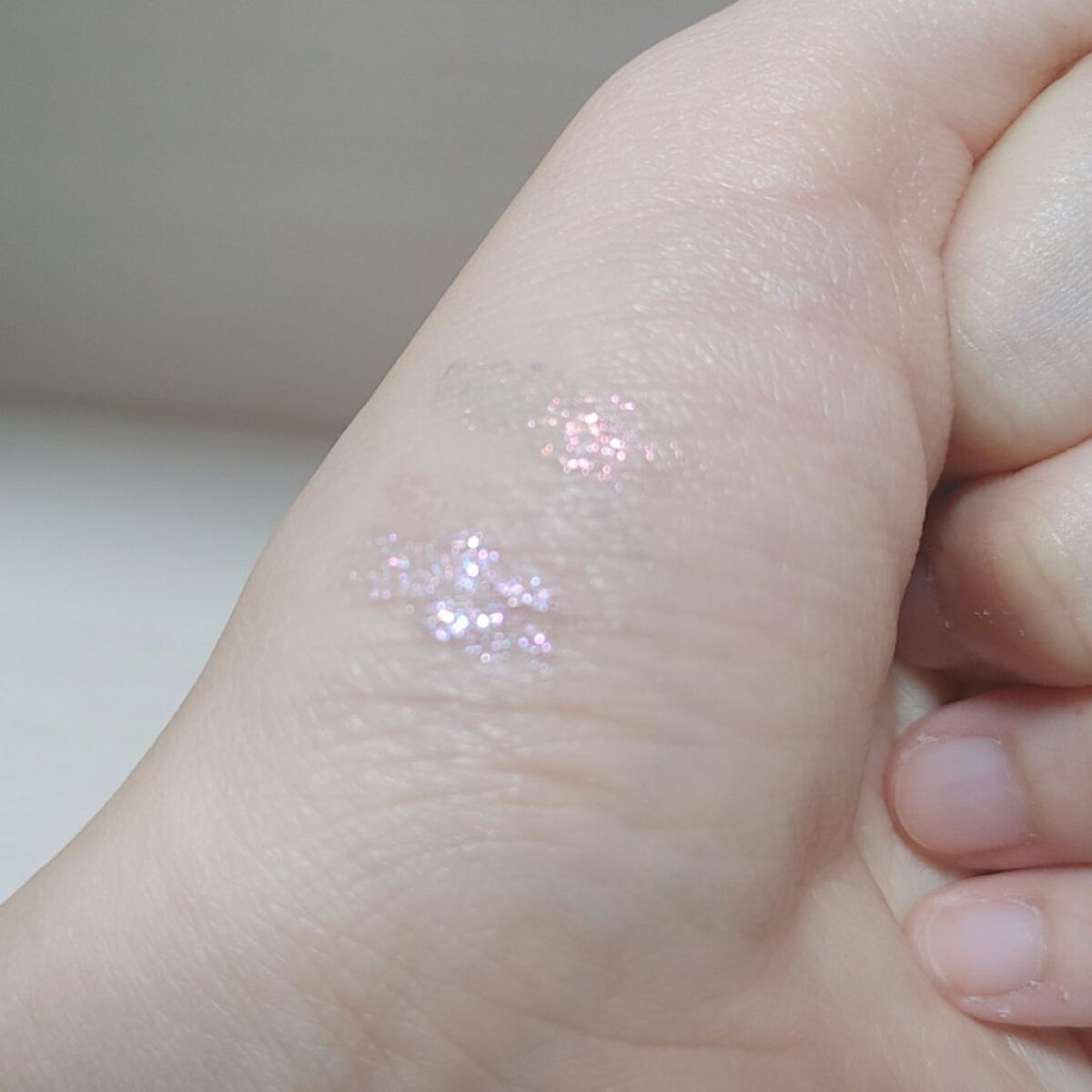 カラーブロッサムフェアリーティンクルグリッター/ネイチャーリパブリック/グリッターを使ったクチコミ（2枚目）