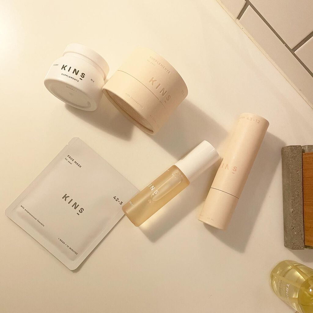 美容好きの間で話題な
@yourkins_official ♡

ブースター、サプリ、シートパックを使ってみたよ💕

乾燥肌過ぎる私には
潤いを与えてくれるkinsのスキンケアがとっても合っていて
仕上がりがモチモチ＆肌トーンも
あがりし