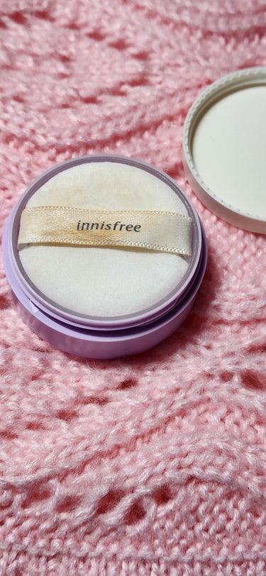 innisfree ノーセバム　ミネラルカラーパウダー　のクチコミ「脂性肌の私オススメ！サラサラ長持ちさせたいときの希望！innisfreeノーセバム　ミネラルカ.....」（2枚目）