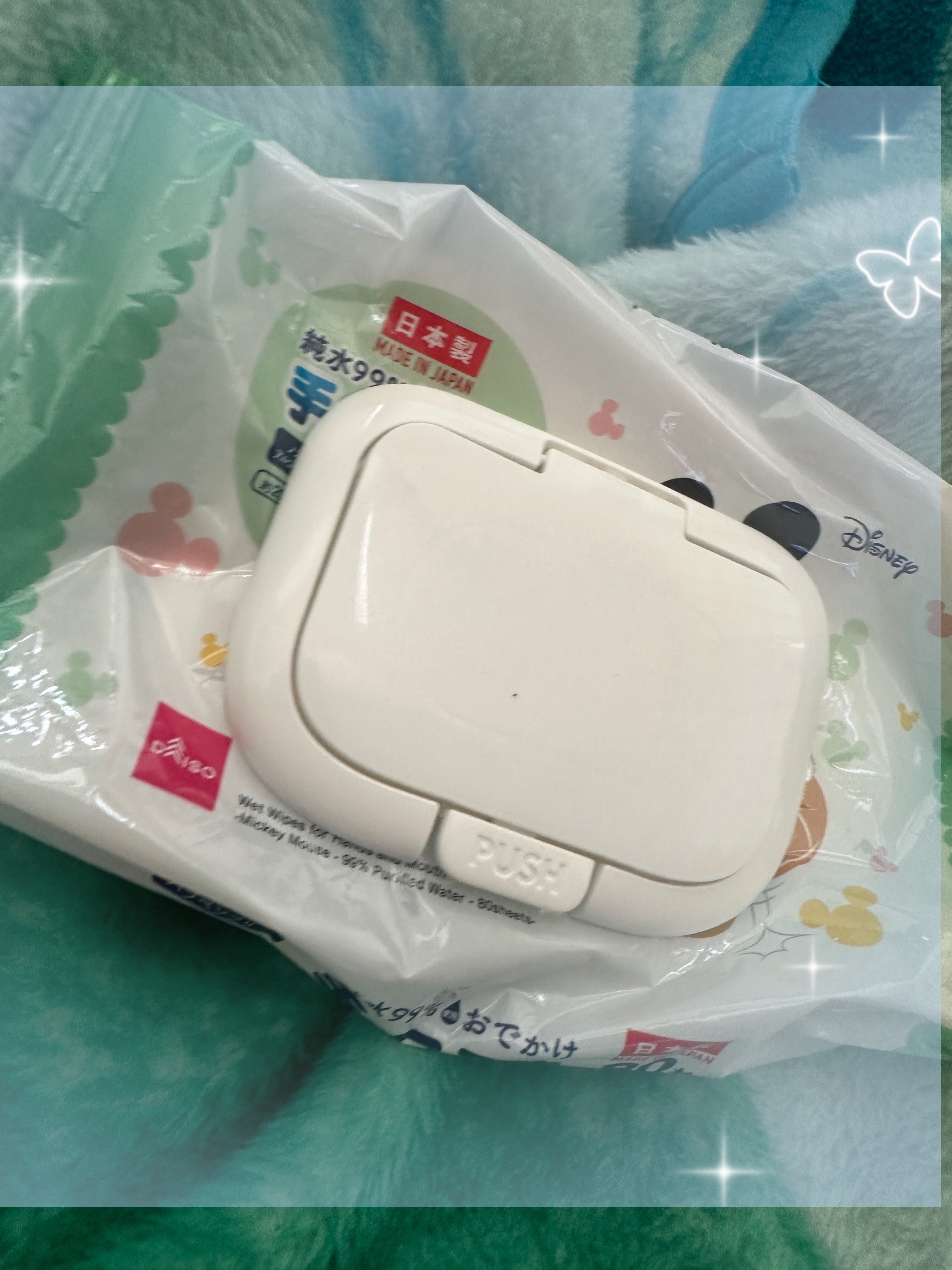 DAISO おしりふきのクチコミ「出先でおしりふきが必要になり急遽DAISOで購入しましたー💕
ミッキー可愛い！！

しかもコス.....」（1枚目）