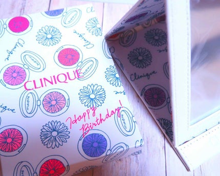 バースデーギフト 折りたたみミラー/CLINIQUE/その他化粧小物を使ったクチコミ(1枚目)