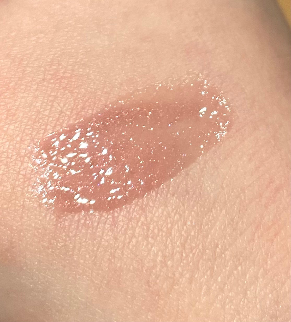 コンスピキュアス リップグロス/Amplitude/リップグロスを使ったクチコミ(4枚目)