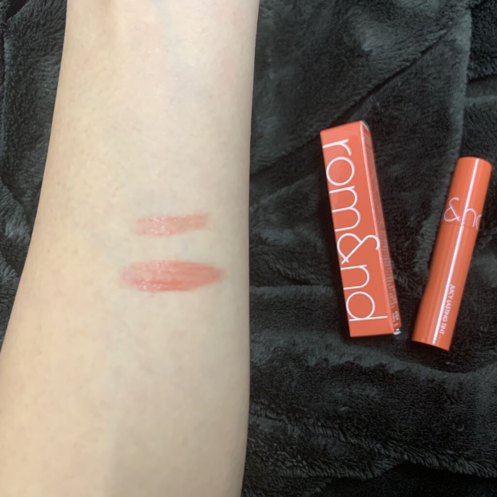 ジューシーラスティングティント/rom&nd/リップティントを使ったクチコミ（2枚目）