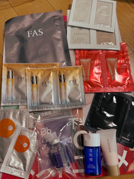 mii⸝⋆⸝⋆ on LIPS 「VOCE2025年1月号付録が豪華すぎて買ってしまいました。お..」(2枚目)