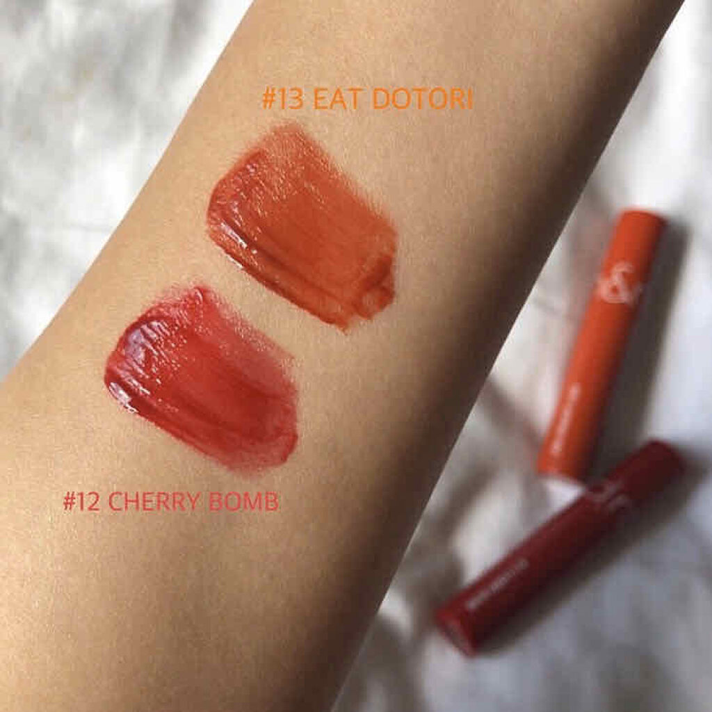 ジューシーラスティングティント/rom&nd/リップティントを使ったクチコミ（2枚目）