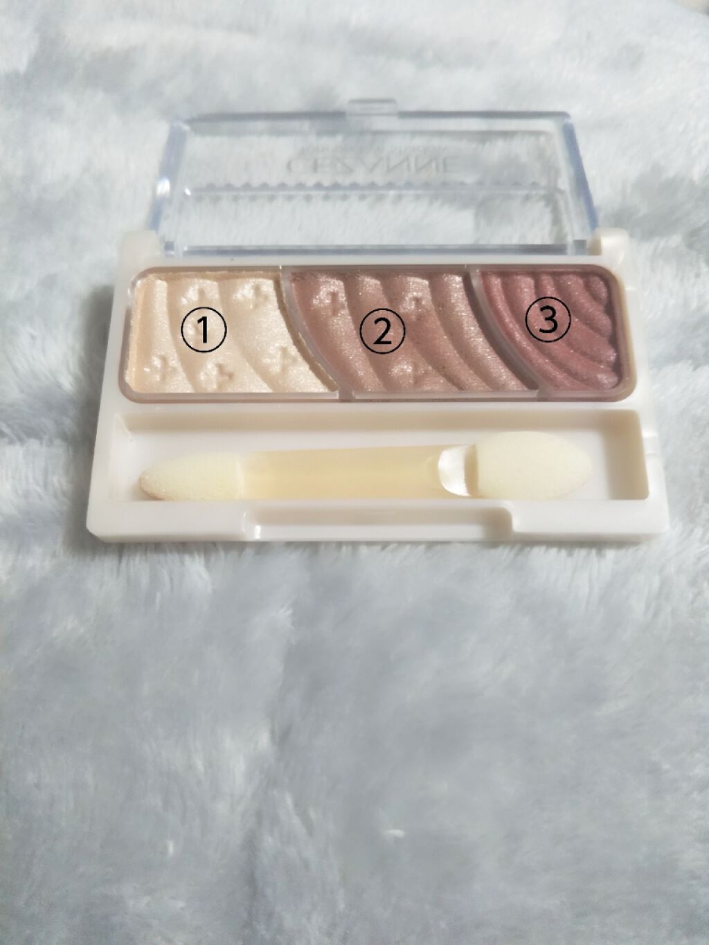 トーンアップアイシャドウ/CEZANNE/アイシャドウパレットを使ったクチコミ（3枚目）