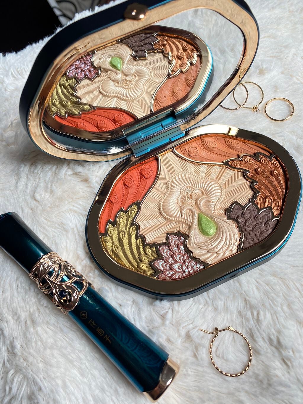 花西子 8色マルチパレット(タイ族限定版)/花西子/アイシャドウパレットを使ったクチコミ(3枚目)