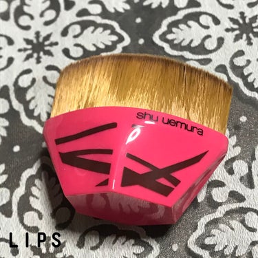 ペタル 55 ファンデーション ブラシ 限定デザイン/shu uemura/メイクブラシを使ったクチコミ（2枚目）