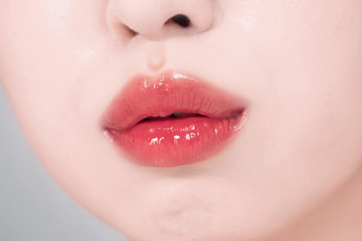 アンドバイロムアンド　グラッシーボムティント HL04 ピンクグレープ（数量限定）