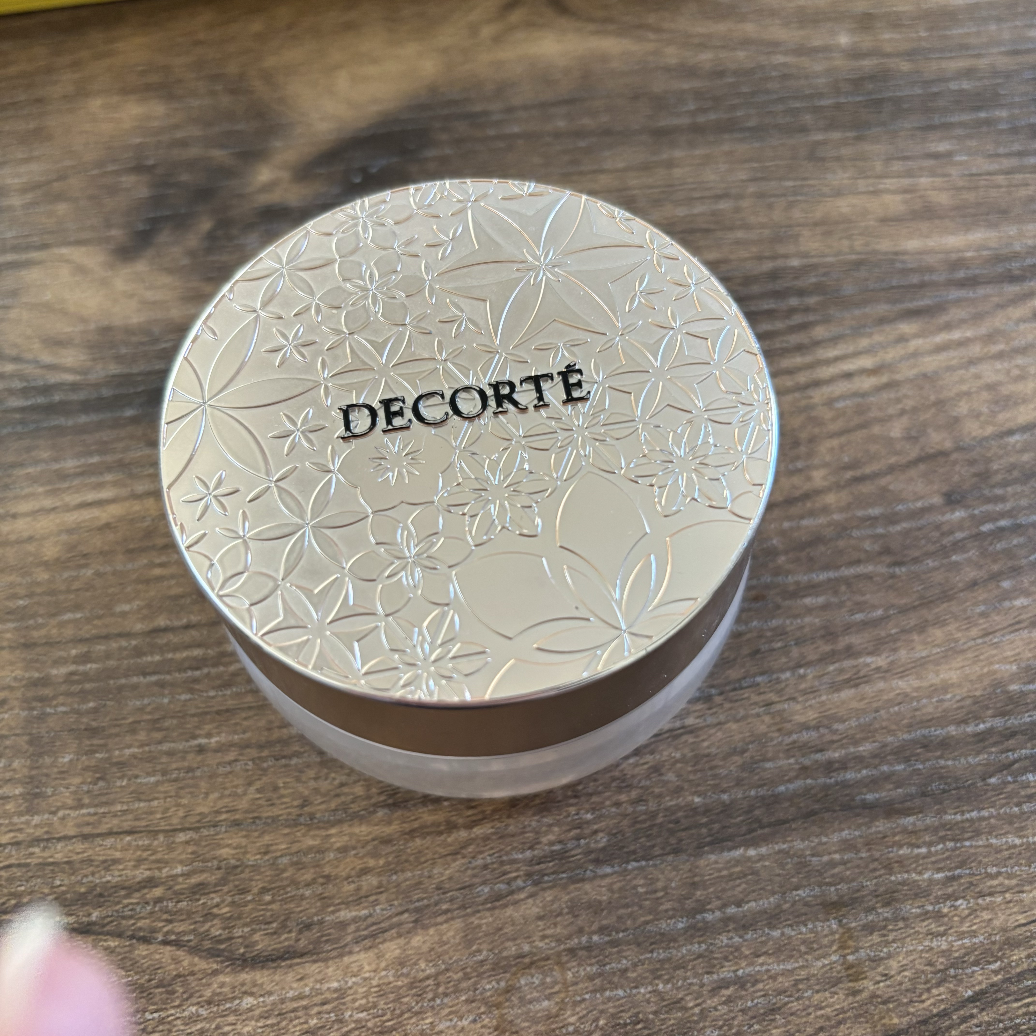 フェイスパウダー 10 misty beige/DECORTÉ/ルースパウダーを使ったクチコミ（1枚目）