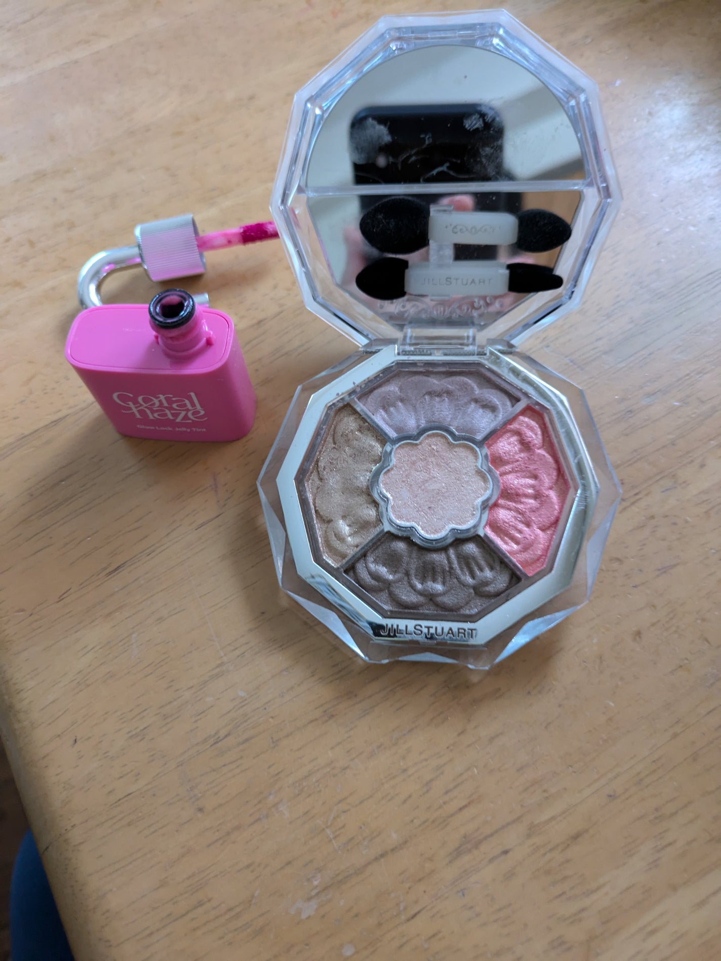 fantastic_rouge_2gw5 on LIPS 「おはようございます。私の今日のメイクですね。 アイシャドウはジ..」(1枚目)