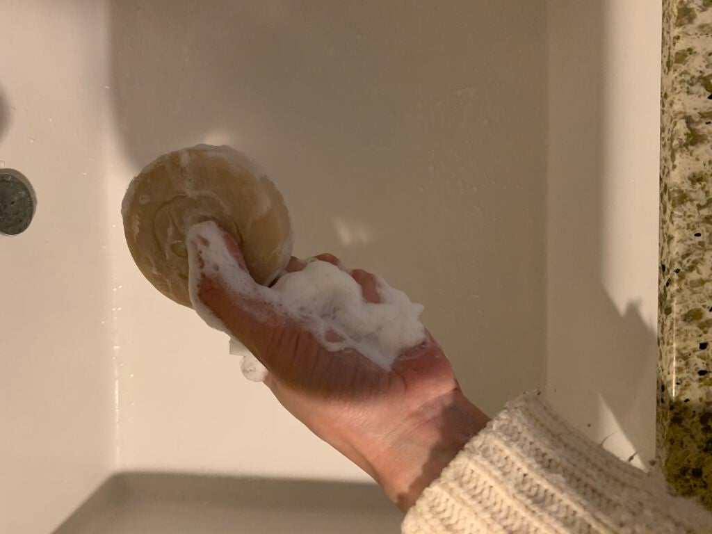 モイスチャーソープ/EPORASHE/洗顔石鹸を使ったクチコミ(2枚目)