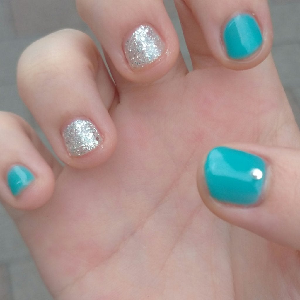 みゃ on LIPS 「【パラジェルネイル】高校生の私が憧れていたこと…高校生のときは..」(1枚目)