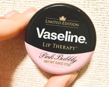 Lips初投稿です！

いろんなリップを使ってきましたが、今はこのヴァセリンが1番好きです🎈
以前はよく見かける青色の蓋のヴァセリンを使っていましたが、ベタベタするのが嫌いな私には向いていませんでした💦