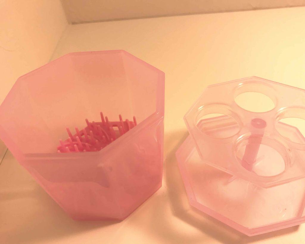 メイクブラシ専用クリーナー/DAISO/その他化粧小物を使ったクチコミ(2枚目)