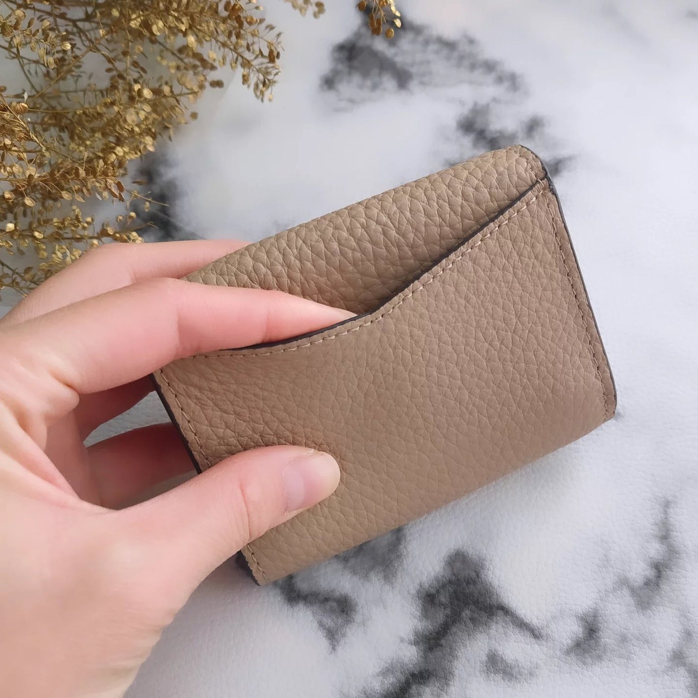 きょのすけ on LIPS 「<バイカラーデザイン三つ折り本革ミニ財布>を愛用中♪ちょっとし..」(5枚目)