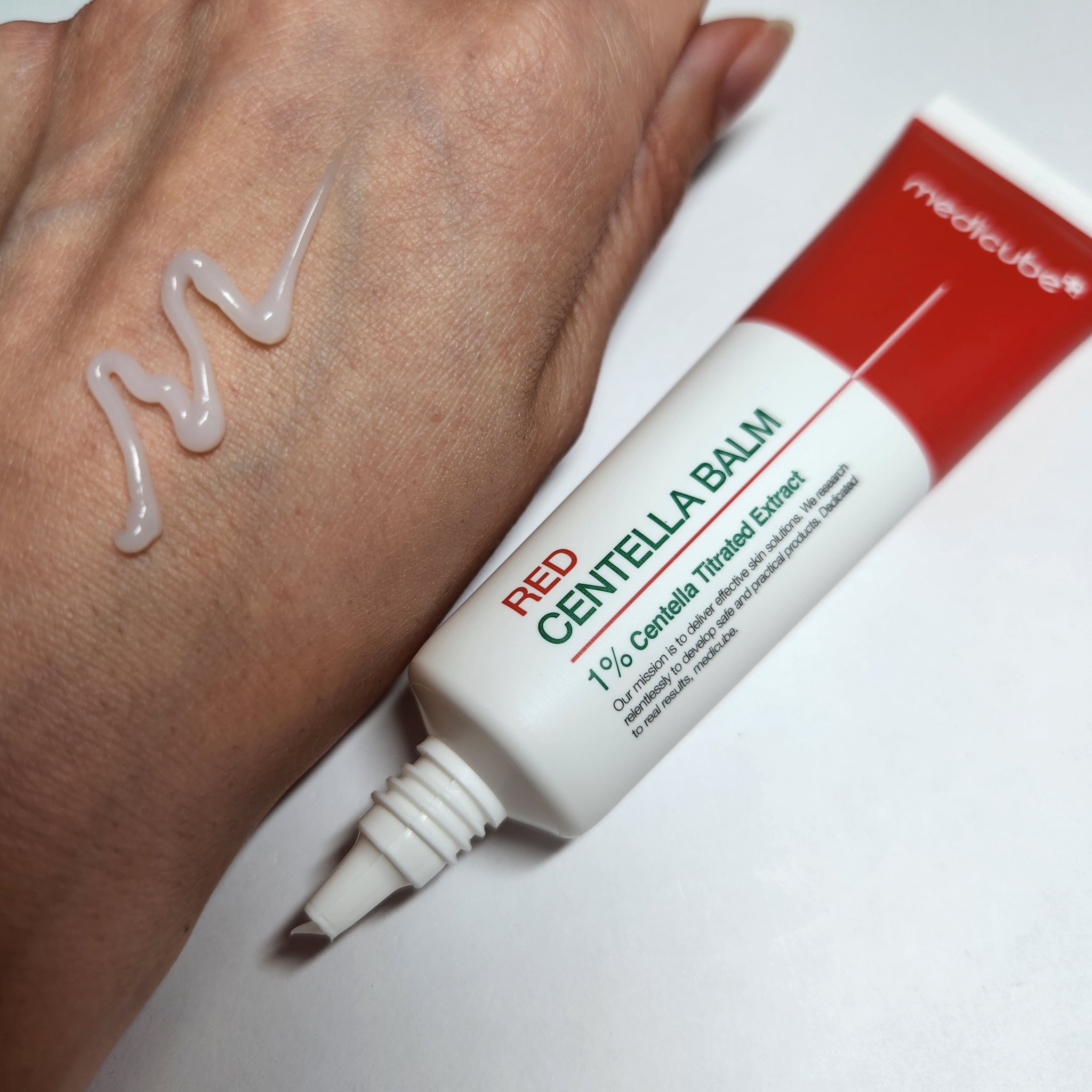 レッドシカバーム/MEDICUBE/フェイスクリームを使ったクチコミ（2枚目）