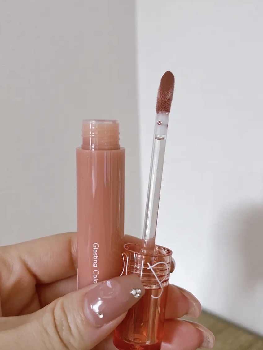 グラスティングカラーグロス/rom&nd/リップグロスを使ったクチコミ（3枚目）