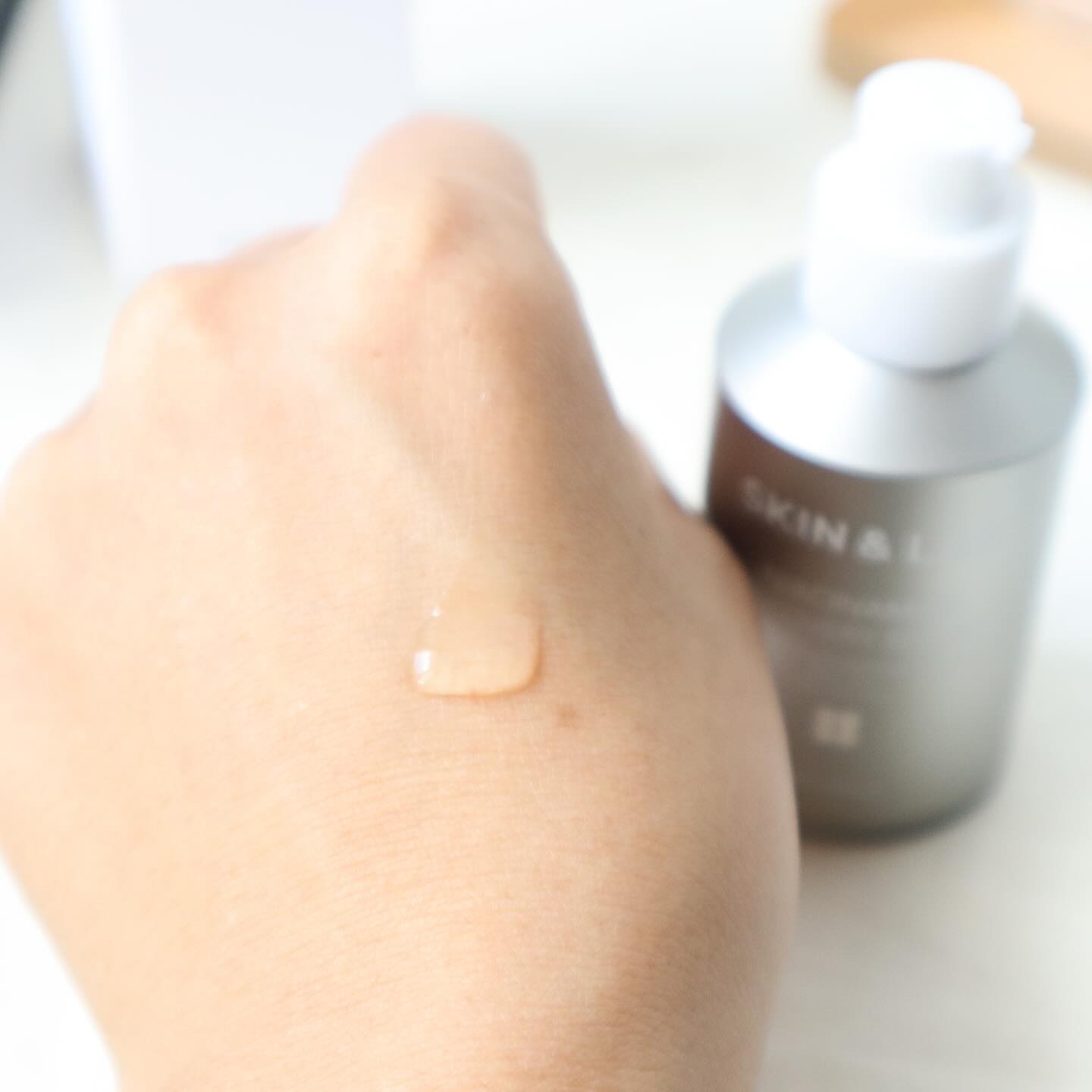 ヴィーガンナイアシンアミドリカバリーセラム/SKIN&amp;LAB/美容液を使ったクチコミ（3枚目）