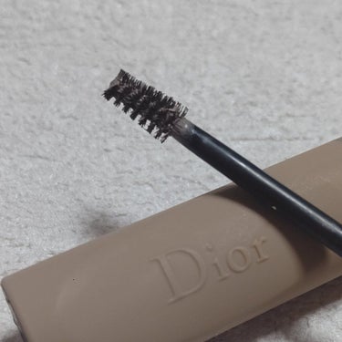 Dior ディオール ショウ パンプ ＆ ブロウのクチコミ「Dior ディオール ショウ パンプ ＆ ブロウ 011ブロンド

薄いカラーの眉マスカラを探.....」（2枚目）