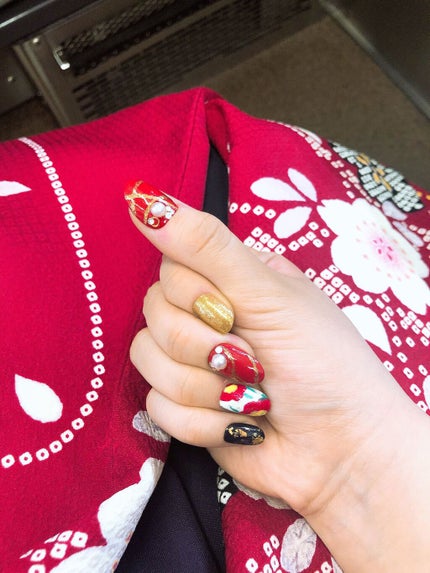 カラフルネイルズ/キャンメイク/マニキュアを使ったクチコミ(5枚目)