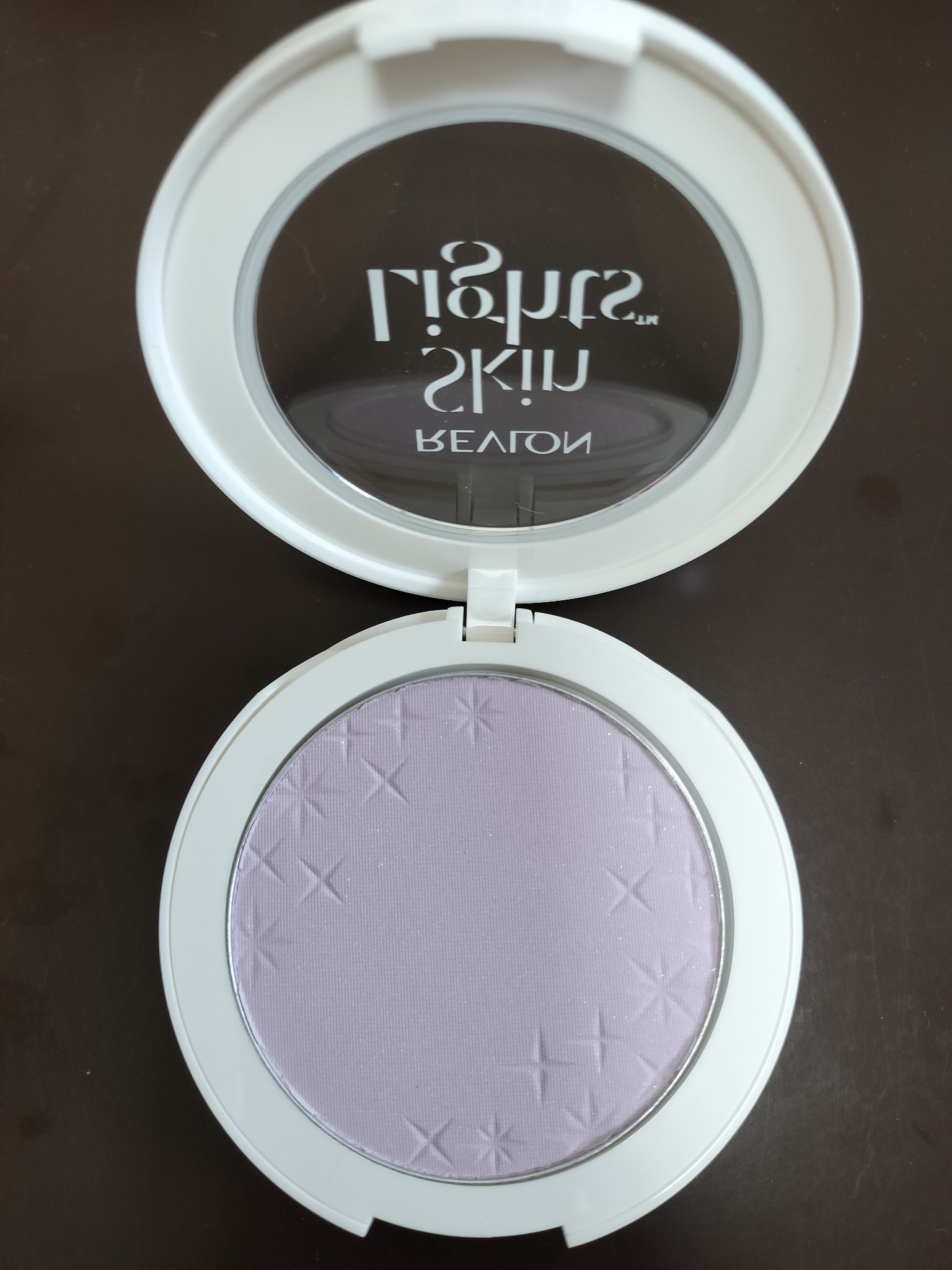 スキンライト プレスト パウダー N 104 ピュア ラベンダー/REVLON/プレストパウダーを使ったクチコミ（3枚目）