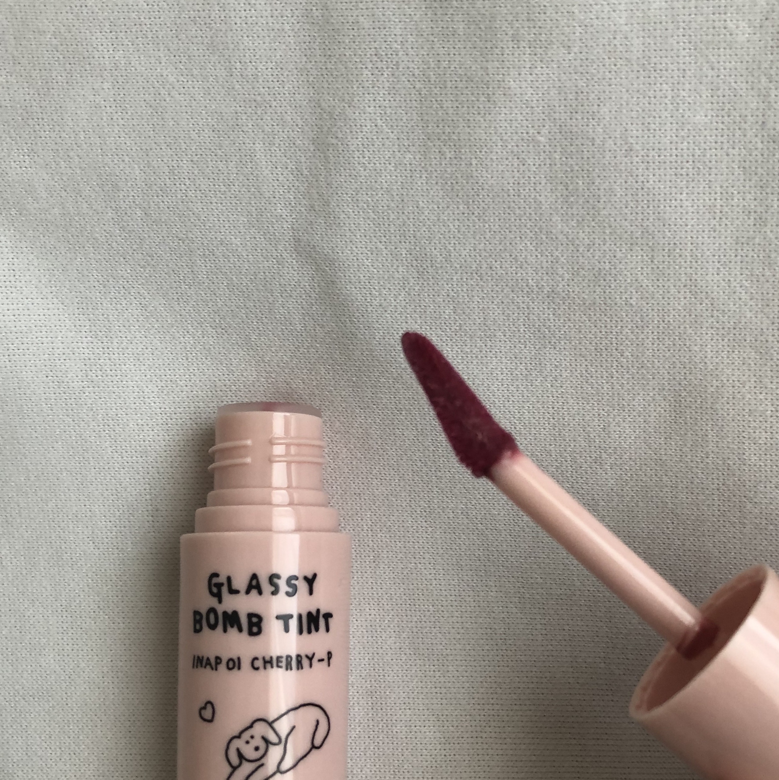 グラッシーボムティント/&nd by rom&nd/リップティントを使ったクチコミ（2枚目）