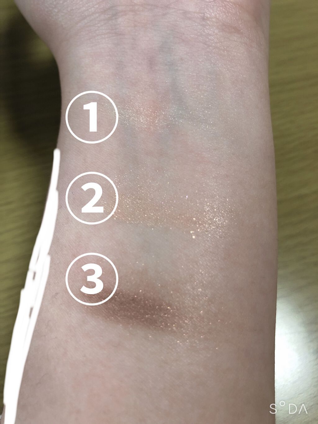 トーンアップアイシャドウ/CEZANNE/アイシャドウパレットを使ったクチコミ（2枚目）