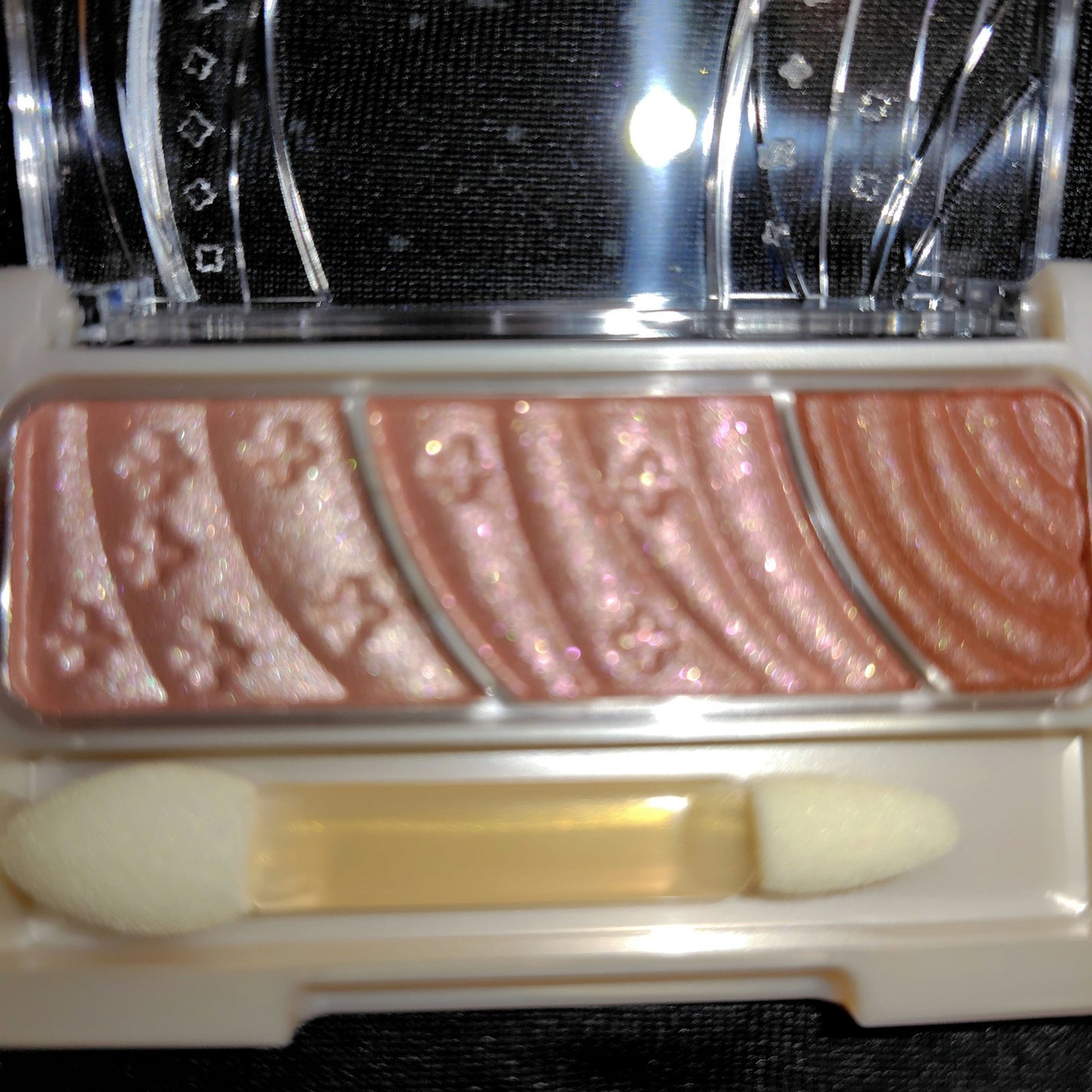 トーンアップアイシャドウ/CEZANNE/アイシャドウパレットを使ったクチコミ(2枚目)