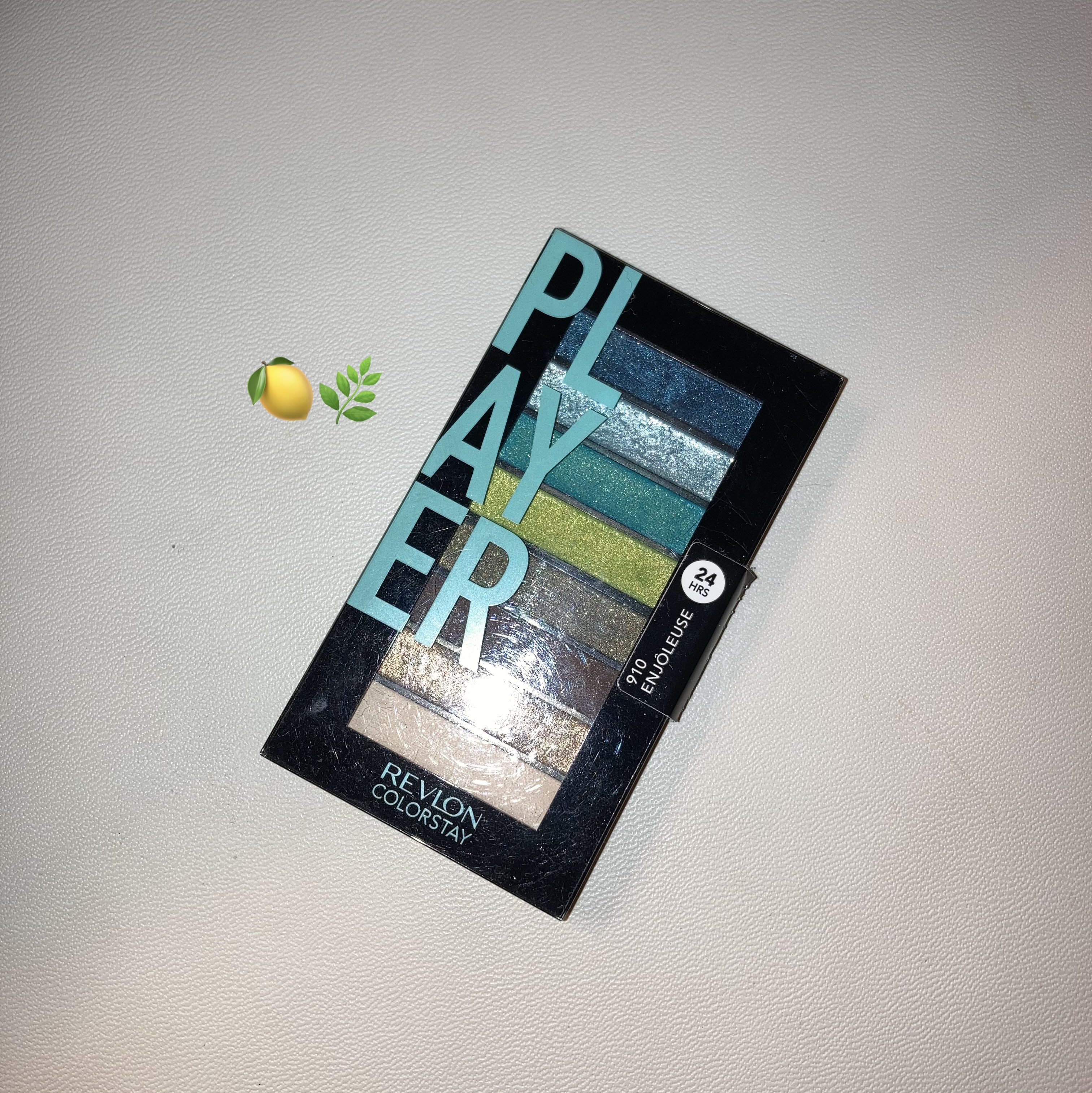 カラーステイ ルックス ブック パレット/REVLON/アイシャドウパレットを使ったクチコミ（1枚目）