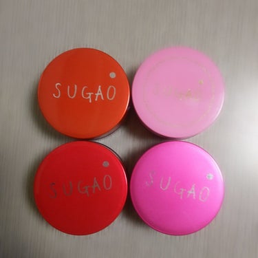 SUGAOのスフレ感チーク&リップはすごく肌なじみのいい色だと思います。ポンポンと周りに広げて使うと境目もわかりづらいし、他の色とも混ぜて使えるところがいいと思います！


［メリット(*º∀º*)］
