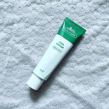 話題の😆💕
VT COSMETICSのVT CICAクリームを使ってみました！

お肌をしっとり整えてくれるスキンスムージングクリームで、
鎮静、保湿、水分障壁の強化によりお肌の基礎体力をアップさせ、健