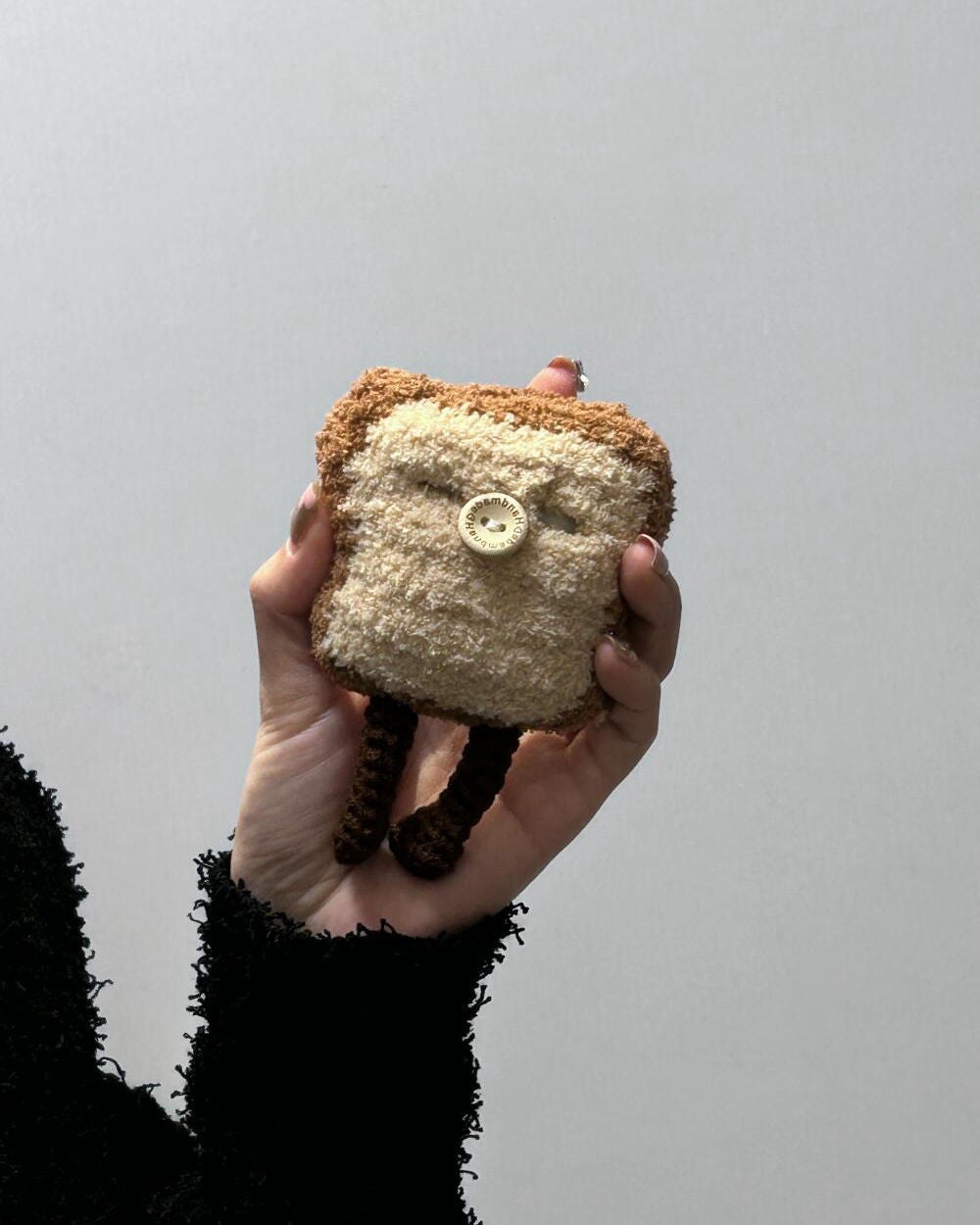 ケース大好きっ子 on LIPS 「ふわふわのトーストが絶品!🍞#iPhoneケース#購入品#10..」(2枚目)