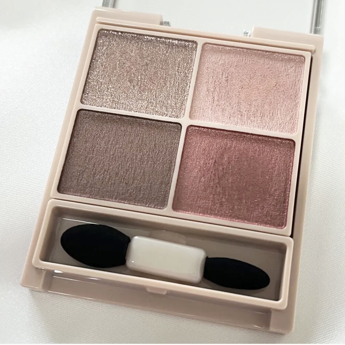 シルキースフレアイズ（マットタイプ）/キャンメイク/アイシャドウパレットを使ったクチコミ（1枚目）