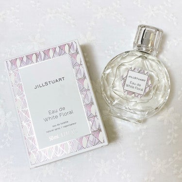 JILL STUART ジルスチュアート オード ホワイトフローラルのクチコミ「♡ホワイトフローラル♡

やっぱり好きなホワイトフローラルの香水を久しぶりに購入しました
パッ.....」（2枚目）