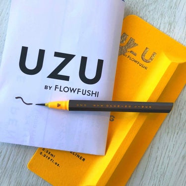 
【UZU BY FLOWFUSHI】
・アイオープニングライナー
           GRAY

ジェンダーレスな陰影。
陰影が美しく強調されたジェンダーレスを完成させるダスティグレー。





