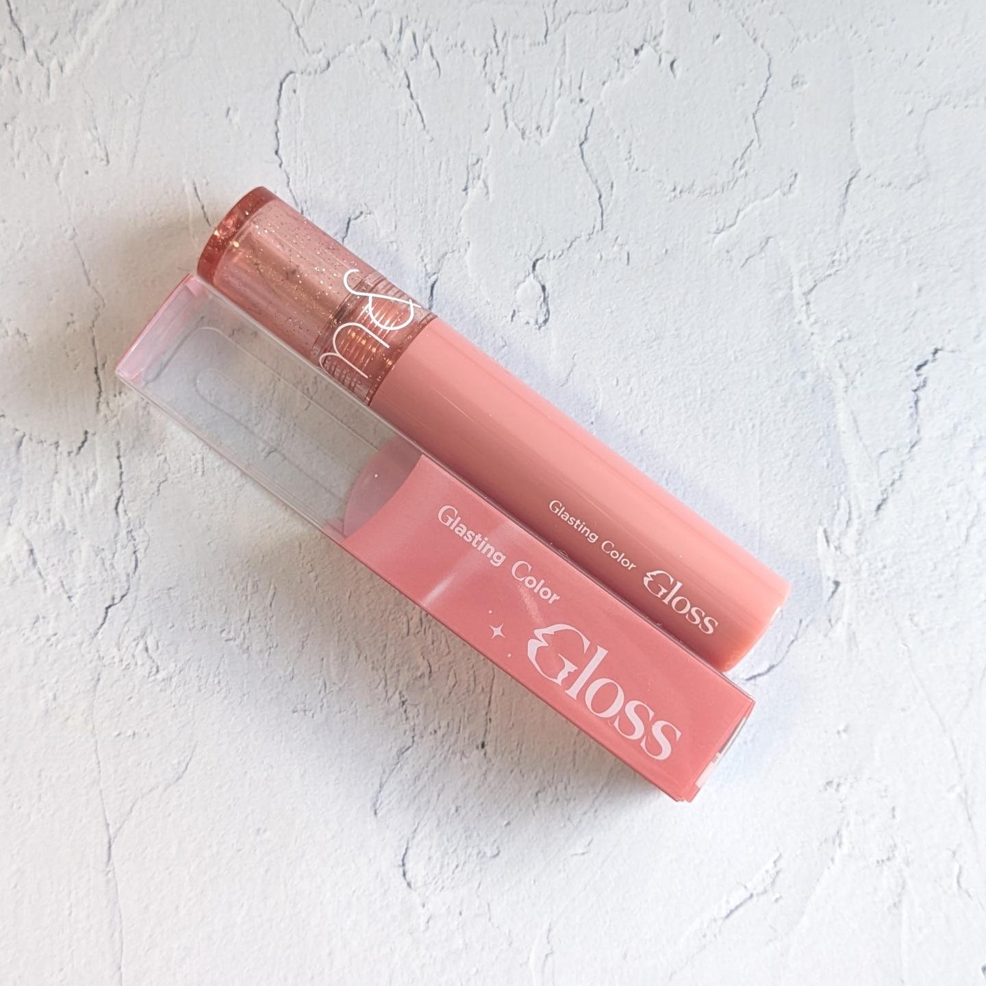 大大大好きな#romand 
の #glastingcolorgloss
#グラスティングカラーグロス

日本限定カラーが可愛すぎた！

ちゅるちゅるガラス感×ラメラメだよ
最強すぎる🥹

しかもオリジナルラインにはなかった、
プランパー