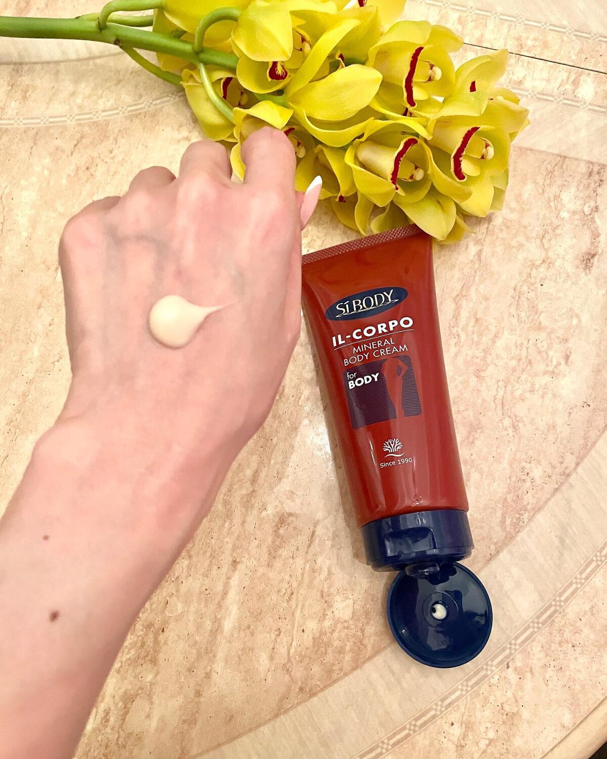 Shiho Arai on LIPS 「・・イルコルポ「ミネラルボディクリーム」お試しさせていただきま..」(4枚目)